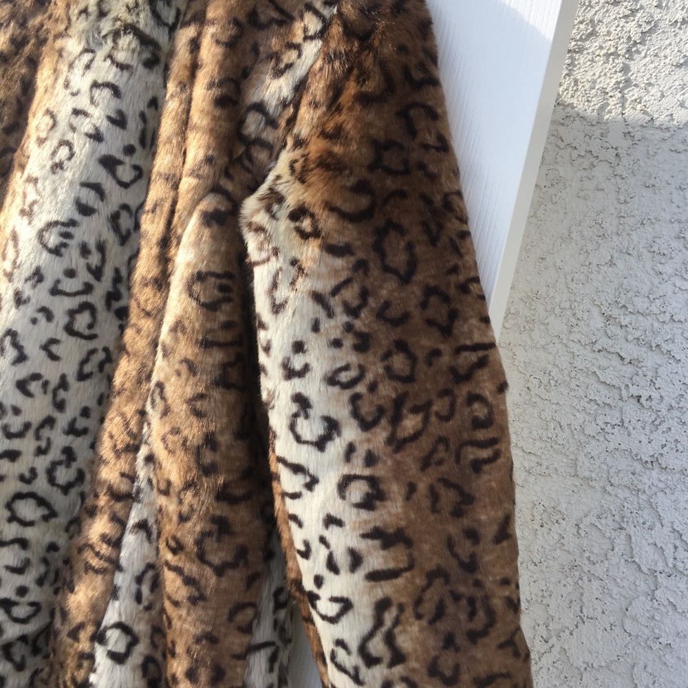 Leopard Coat - Picture 5 of 7